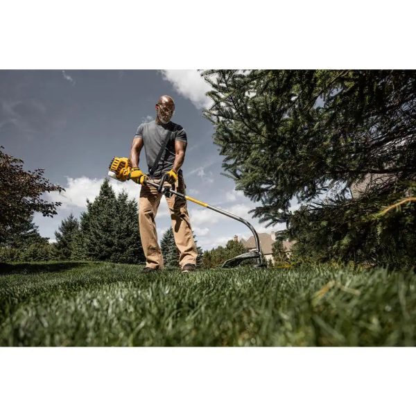 DEWALT DXGST227CS 27 cc 2-Stroke Gas Curved Shaft String Trimmer with Attachment Capability - Image 2